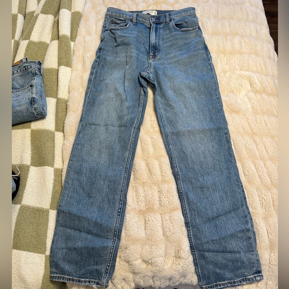 Abercrombie & Fitch The Ankle Straight Ultra High Rise Jeans